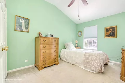 Bedroom - 2320 Stonegate Rd, Algonquin, IL 60102 photo 5 of 5