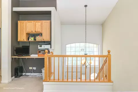 Entry Way - 2320 Stonegate Rd, Algonquin, IL 60102 photo 2 of 3
