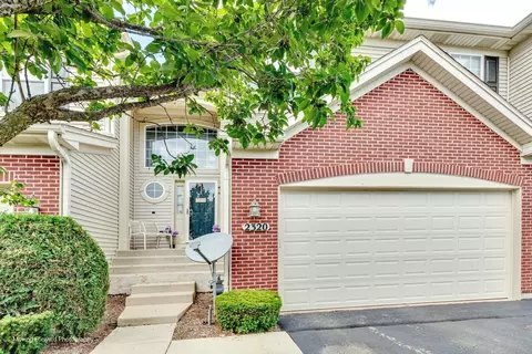 Exterior - 2320 Stonegate Rd, Algonquin, IL 60102 photo 2 of 3