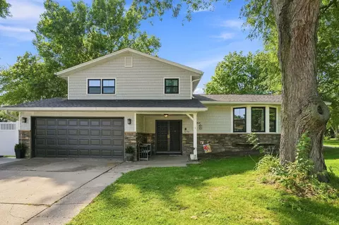 3734 Lorton Ave, Davenport, IA 52807