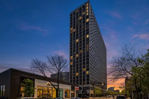 4343 N Clarendon Ave #1518, Chicago, IL 60613