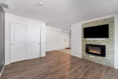 Living - 991 Reserve Dr, Elgin, IL 60124 photo 2 of 2