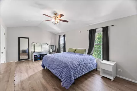 Bedroom - 991 Reserve Dr, Elgin, IL 60124 photo 2 of 5