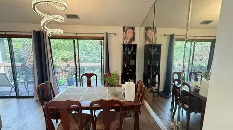 Dining - 200 Brookside Ln #D, Willowbrook, IL 60527 photo 1 of 2