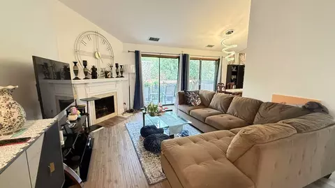 Living - 200 Brookside Ln #D, Willowbrook, IL 60527 photo 2 of 4