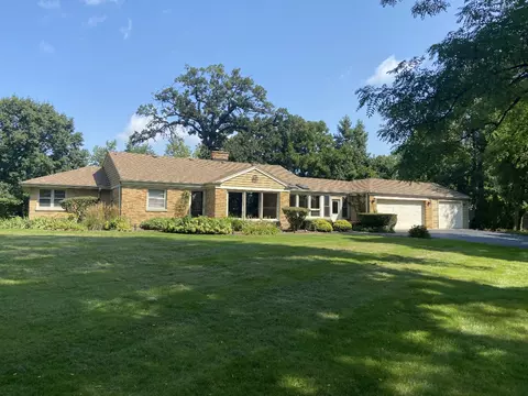 17 W163 Oak Ln, Bensenville, IL 60106