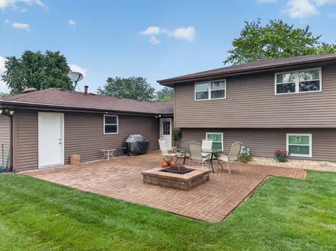 Exterior - 103 Deerpath Dr, Minooka, IL 60447 photo 11 of 12