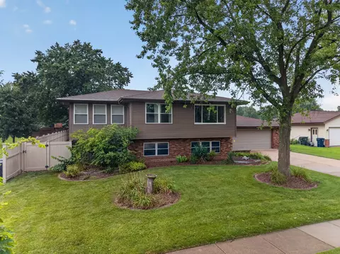 Exterior - 103 Deerpath Dr, Minooka, IL 60447 photo 2 of 12