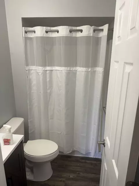Bath - 104 N Orr Dr #2, Normal, IL 61761 photo 3 of 4
