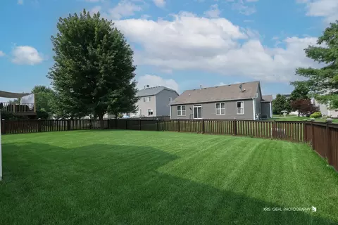 Exterior - 1014 Devon Dr, Antioch, IL 60002 photo 6 of 7