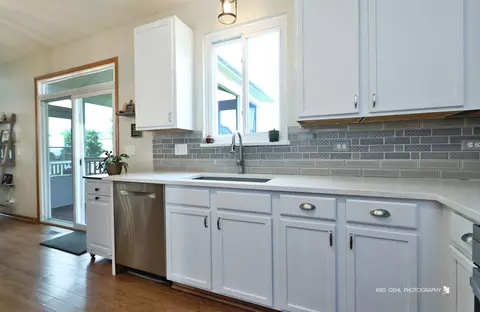 Kitchen - 1014 Devon Dr, Antioch, IL 60002 photo 2 of 2