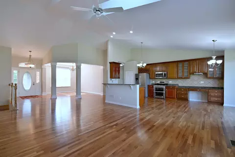 Living - 11819 Wolf Creek Ln, Plainfield, IL 60585 photo 9 of 21