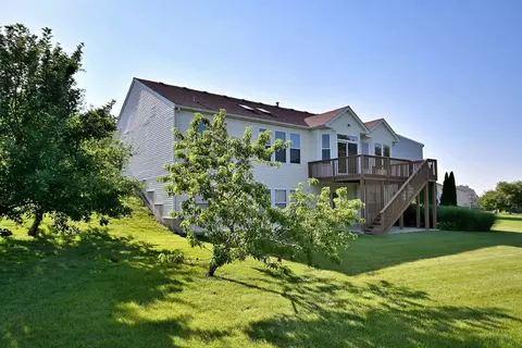 Exterior - 11819 Wolf Creek Ln, Plainfield, IL 60585 photo 6 of 13