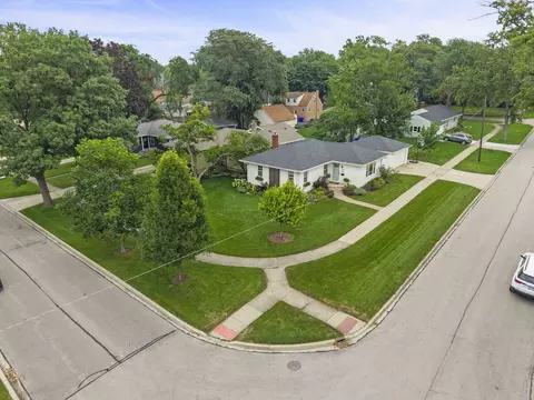 View/Area - 1205 Evergreen St, Wheaton, IL 60187 photo 1 of 8
