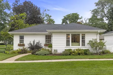 Exterior - 1205 Evergreen St, Wheaton, IL 60187 photo 3 of 7