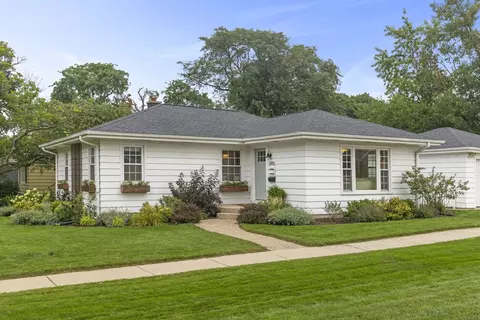 Exterior - 1205 Evergreen St, Wheaton, IL 60187 photo 2 of 7