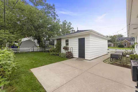 Exterior - 1205 Evergreen St, Wheaton, IL 60187 photo 5 of 7