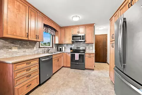 Kitchen - 703 Hill St, Mazon, IL 60444 photo 2 of 7
