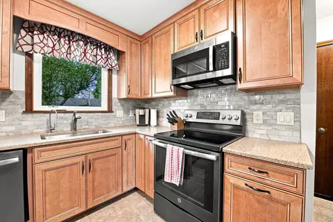 Kitchen - 703 Hill St, Mazon, IL 60444 photo 4 of 7