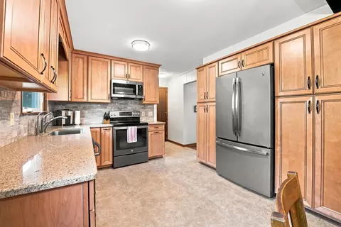 Kitchen - 703 Hill St, Mazon, IL 60444 photo 6 of 7