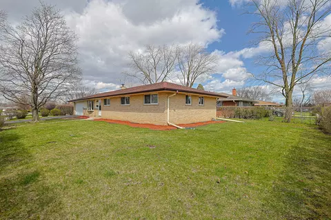 Exterior - 761 Marshall Dr, Des Plaines, IL 60016 photo 3 of 5