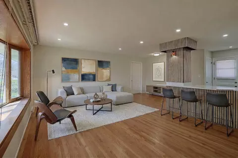 Living - 761 Marshall Dr, Des Plaines, IL 60016 photo 2 of 4