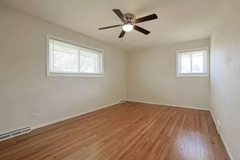 Bedroom - 761 Marshall Dr, Des Plaines, IL 60016 photo 4 of 5