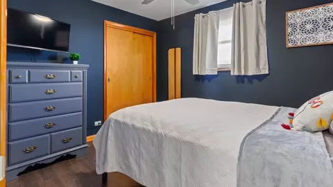 Bedroom - 4323 Mann St, Oak Forest, IL 60452 photo 2 of 3