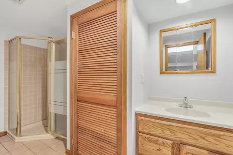 Bath - 1612 N Leonard Ave, Mchenry, IL 60050 photo 4 of 4