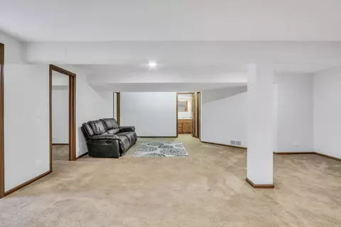Living - 1612 N Leonard Ave, Mchenry, IL 60050 photo 5 of 5