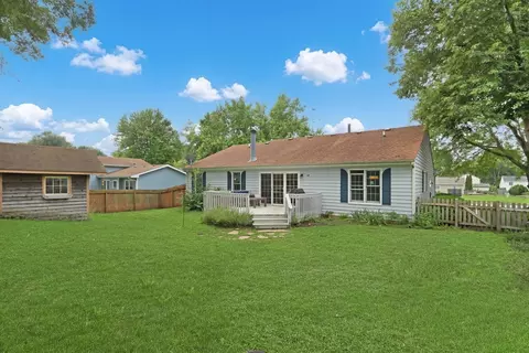 Exterior - 1612 N Leonard Ave, Mchenry, IL 60050 photo 4 of 7