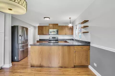Kitchen - 1612 N Leonard Ave, Mchenry, IL 60050 photo 4 of 5