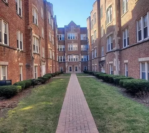 48 N Menard Ave #3A, Chicago, IL 60644