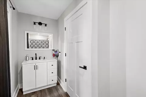 Bath - 619 S Myrtle Ave, Kankakee, IL 60901 photo 1 of 3