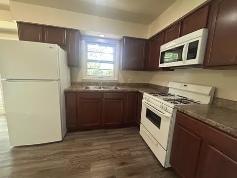 Kitchen - 2104 Devon Ave, Loves Park, IL 61111 photo 1 of 2
