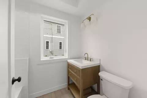 Bath - 118 N President St, Wheaton, IL 60187 photo 1 of 8