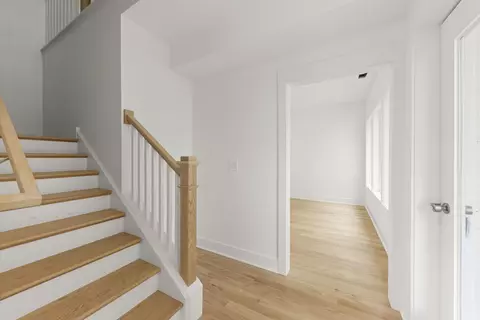 Entry Way - 118 N President St, Wheaton, IL 60187 photo 1 of 5
