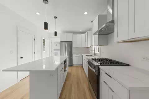 Kitchen - 118 N President St, Wheaton, IL 60187 photo 2 of 3