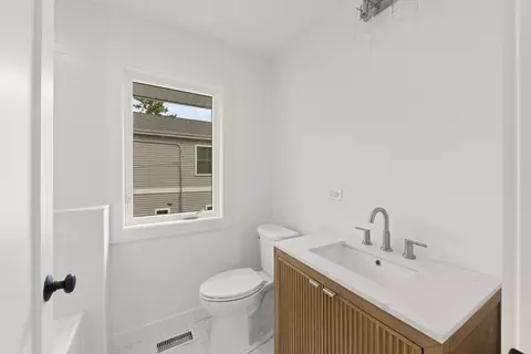 Bath - 118 N President St, Wheaton, IL 60187 photo 5 of 8