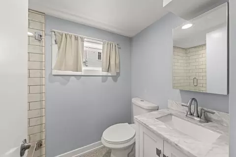 Bath - 118 N President St, Wheaton, IL 60187 photo 7 of 8