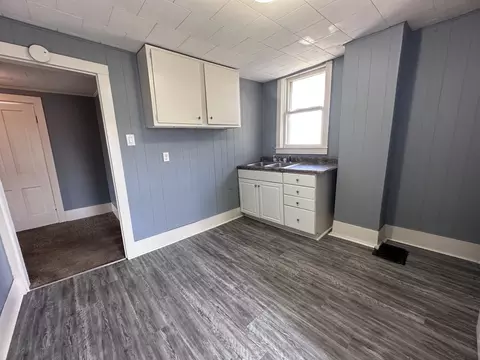 Kitchen - 514 E Main St, Hoopeston, IL 60942 photo 5 of 5