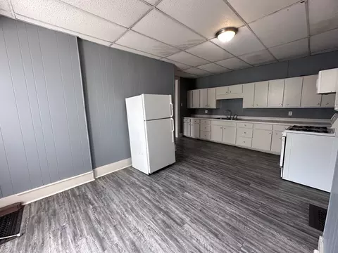 Kitchen - 514 E Main St, Hoopeston, IL 60942 photo 3 of 5