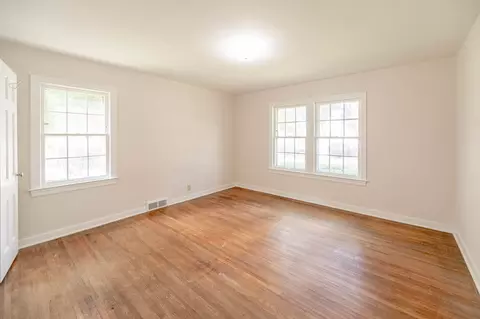 Bedroom - 693 Enterprise St, Elgin, IL 60120 photo 2 of 2