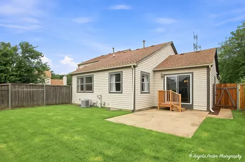 Exterior - 205 Chaparral Cir, Elgin, IL 60120 photo 4 of 7