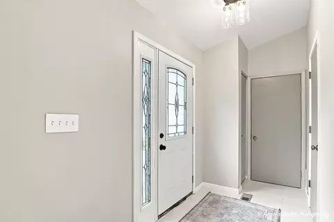 Entry Way - 205 Chaparral Cir, Elgin, IL 60120 photo 1 of 1