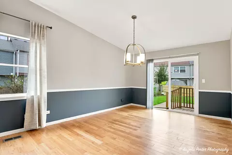 Dining - 205 Chaparral Cir, Elgin, IL 60120 photo 2 of 2