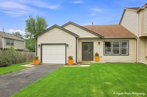 Exterior - 205 Chaparral Cir, Elgin, IL 60120 photo 6 of 7