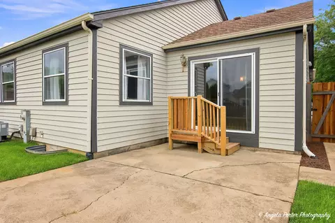Exterior - 205 Chaparral Cir, Elgin, IL 60120 photo 3 of 7