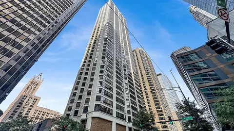 400 E Ohio St #3502, Chicago, IL 60611