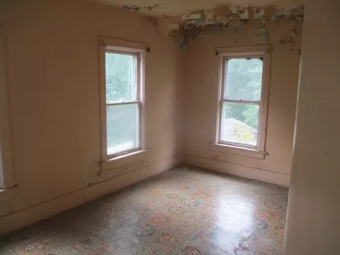Bedroom - 151 Jones St, Ottawa, IL 61350 photo 1 of 3